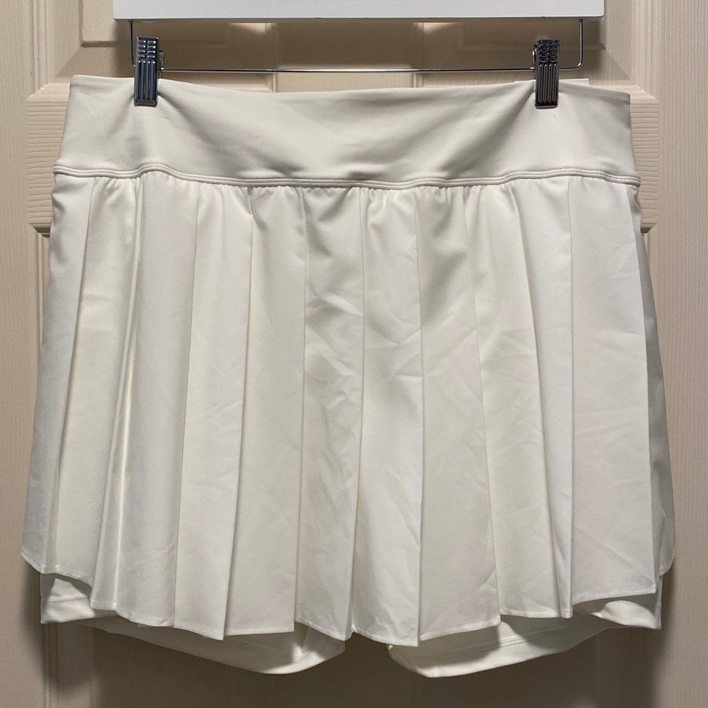 NWT Old Navy White Pleated Tennis Skort